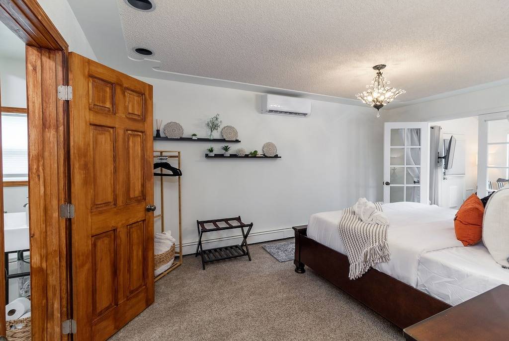 Refreshed downtown home. Easy walk to Main St! in Montrose, Black Canyon Nationalpark