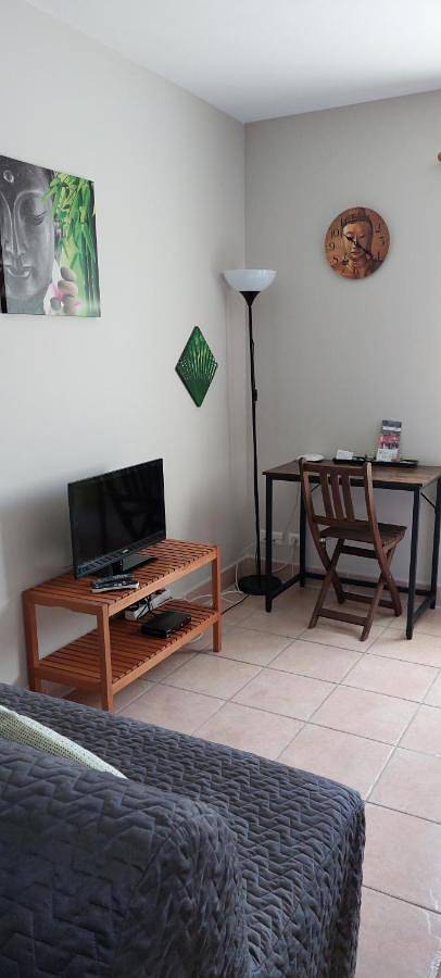 Location de vacances pour 2 personnes, avec jardin et vue à Solliès-Toucas - 3