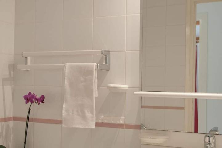 Villa pour 8 personnes, avec jardin ainsi que piscine et terrasse, animaux acceptés dans Santa Giulia - 3