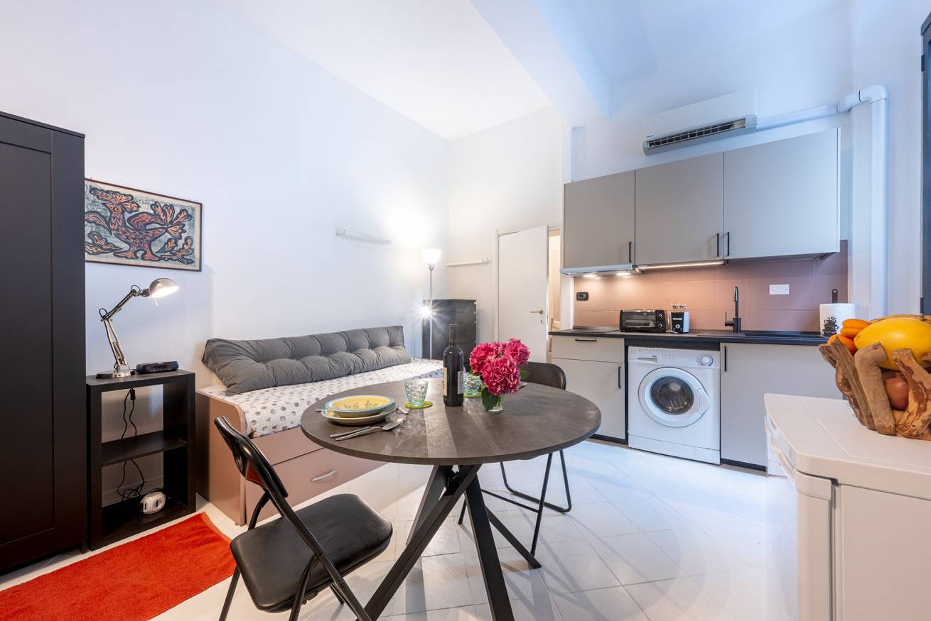 Entire apartment, Guesthost - Cozy Studio near Università di Parma in Oltretorrente (Parma), Parma