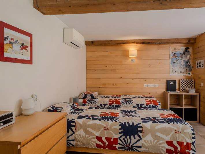 Entire studio, Holiday Home “Studio de la Fontaine” with Mountain View, Wi-Fi, and Air Conditioning in Les Cammazes, Lauragais