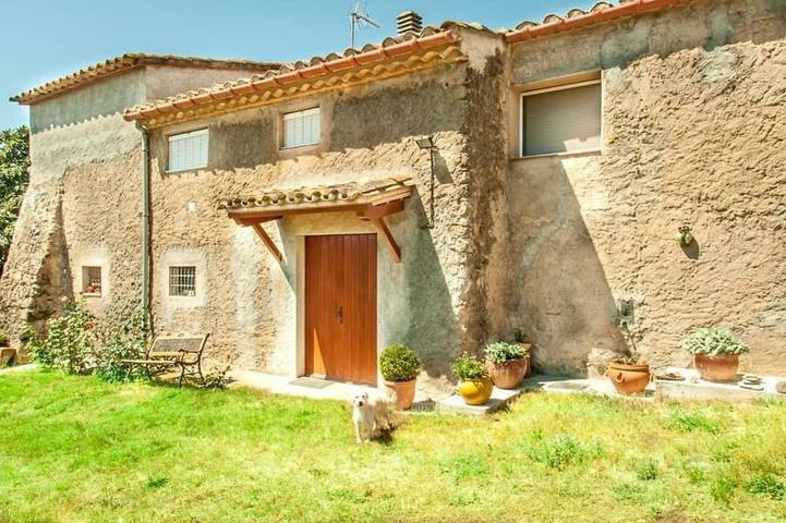 Gîte pour 8 personnes, avec Terrasse et Jardin dans Llampaies