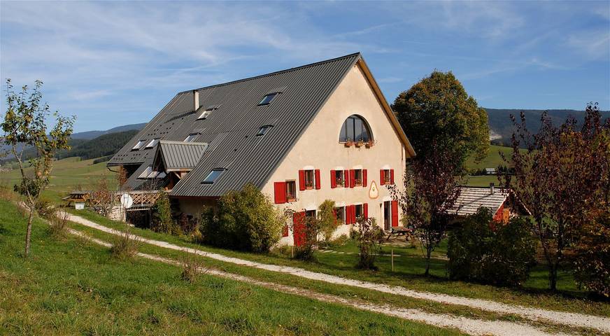 Gîte pour 5 personnes, avec Terrasse ainsi que Jardin et Vue à Méaudre