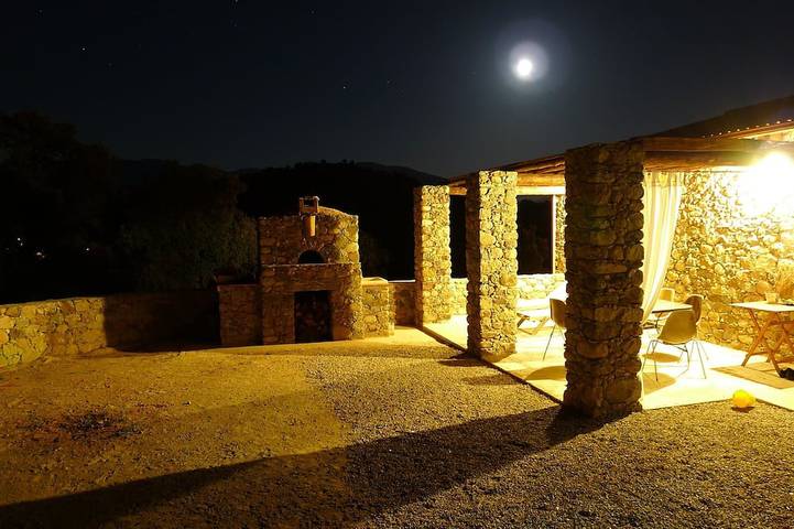 Location de vacances pour 4 personnes, avec jardin et terrasse, animaux acceptés à Moltifao