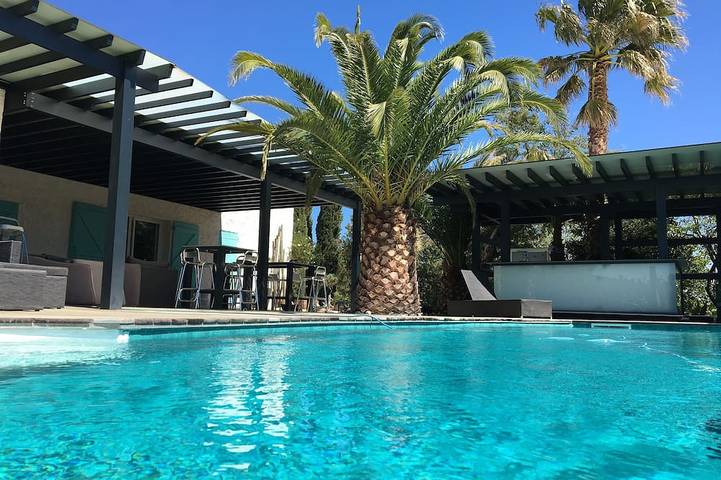 Location de vacances pour 18 personnes, avec Jacuzzi ainsi que Terrasse et Jardin à Vivès