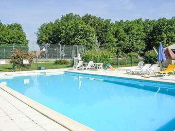Gîte pour 10 personnes, avec jardin ainsi que bassin pour enfant et terrasse, animaux acceptés à Gindou