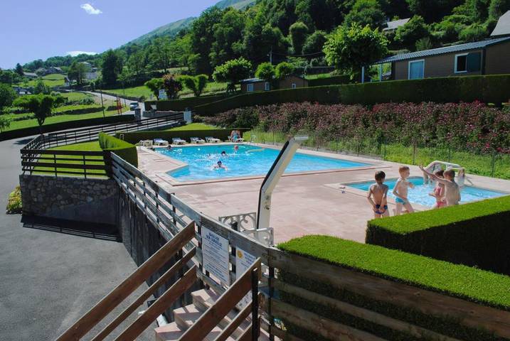 Location de vacances pour 6 personnes, avec piscine ainsi que vue et jardin, animaux acceptés à Arras-en-Lavedan - 3