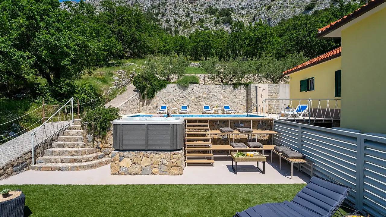 Villa für 11 Personen (240 m²) in Lokva Rogoznica in Lokva Rogoznica, Omis-Riviera