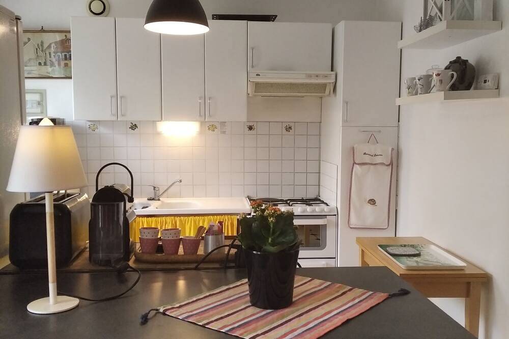 Maison dans jardin paysagé non clos in Saint-Jean-aux-Bois, Oise
