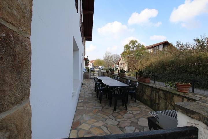 Gîte pour 10 personnes, avec terrasse à Saint-Pée-sur-Nivelle - 2