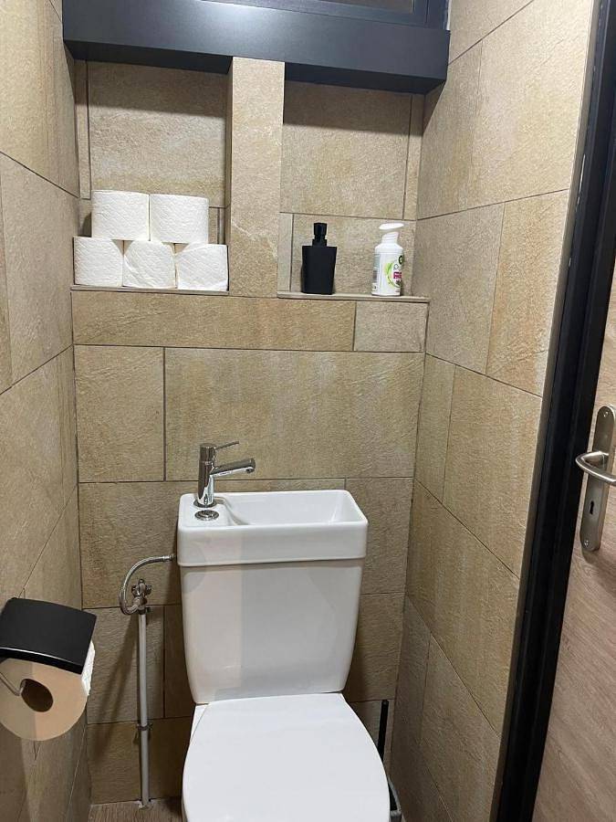 Gîte pour 4 personnes, avec vue ainsi que jardin et piscine dans Taravao - 2