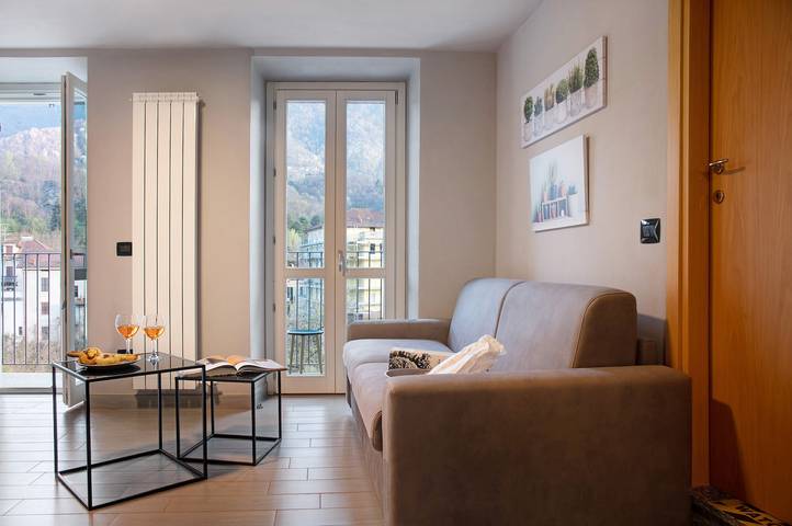 Vacation rental for 4 people, with balcony and lake view in Lago Maggiore
