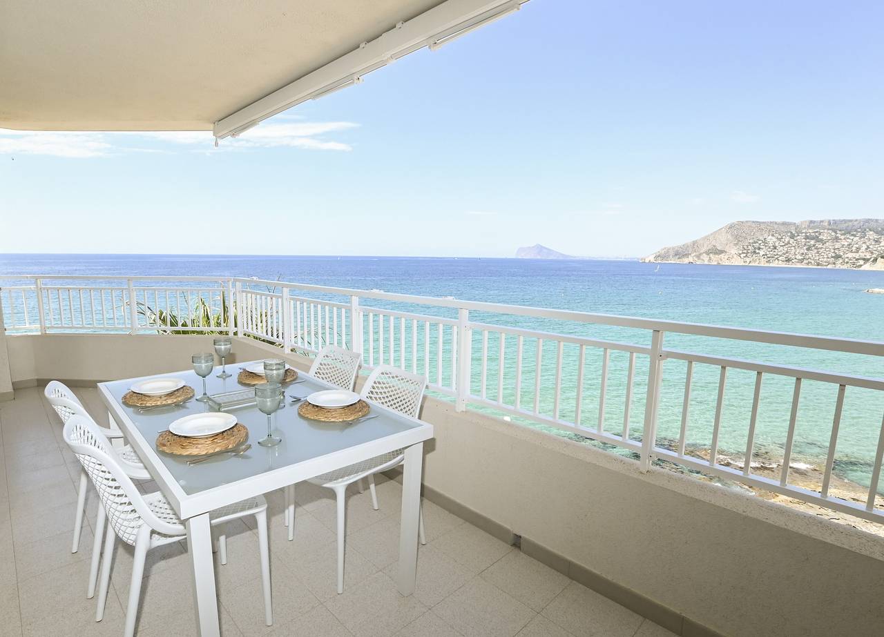 Apartamento entero, A35 Casita Blanca Esc 2 5º 10 in Platja del Cantal Roig (Calpe), Calpe