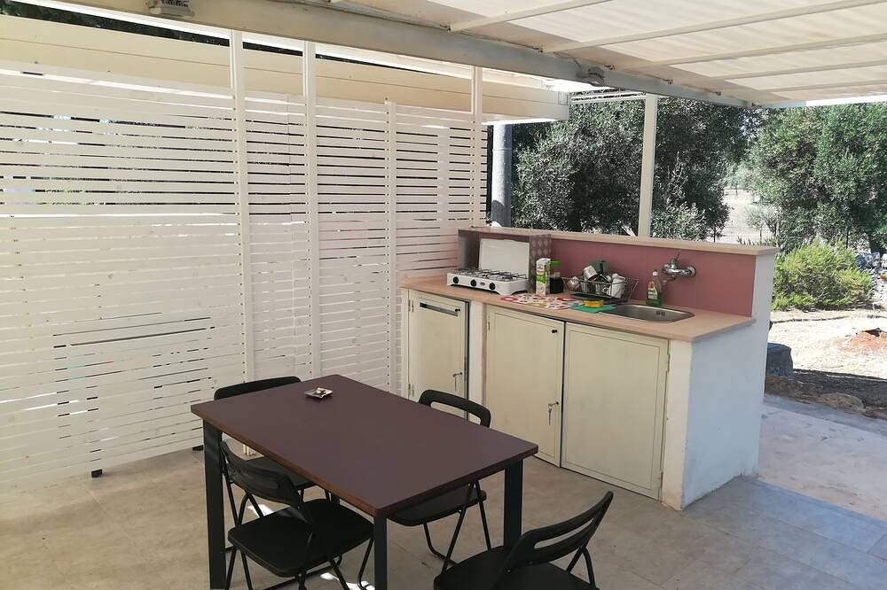 Room \"Il Fico\" in B&B with Outdoor Kitchen, Pool, near Ostuni, Puglia in Salento