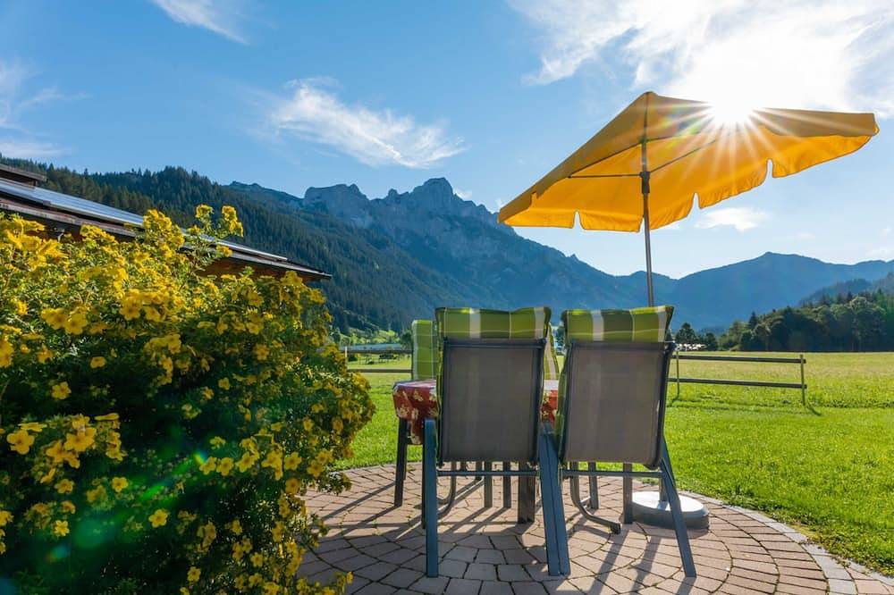 Ganze Wohnung, Chalet Ferienhaus 13 - Almdorf Tirol in Grän, Allgäuer Alpen (Österreich)