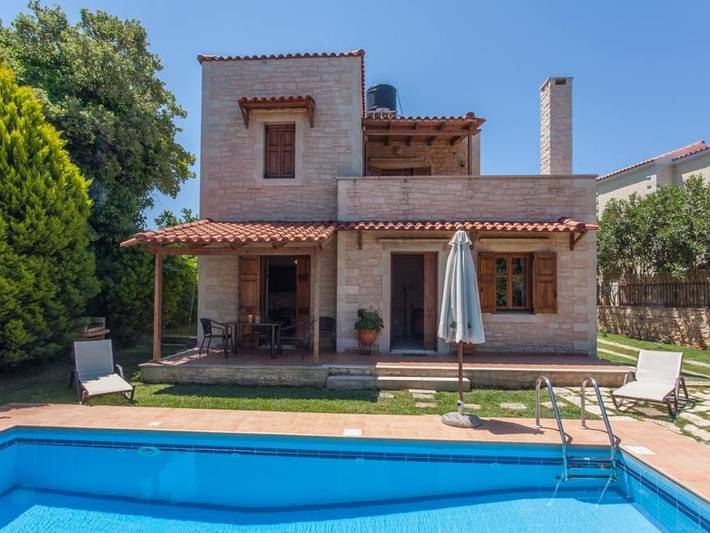 Ferienhaus für 7 Personen, mit Pool und Garten