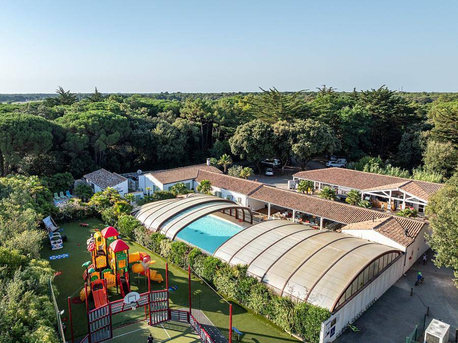 Camping La Grainetière - Mobilheim 6 personen - Mobilheim | Comfort | 3 Zi. | 6 Pers. | Erhöhte Terrasse | Clim. in Batz-sur-Mer, Côte d'Amour