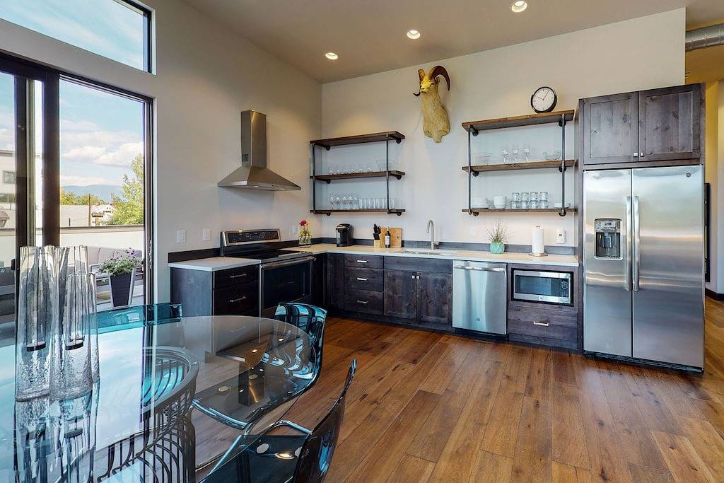 Ganze Wohnung, Upscale Penthouse in Heart of Downtown Whitefish! in Whitefish, Flathead Nationalwald