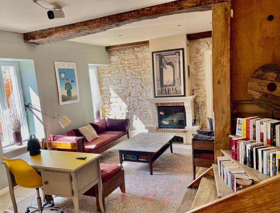 Five-Bedroom House in Corgoloin, Région de Beaune