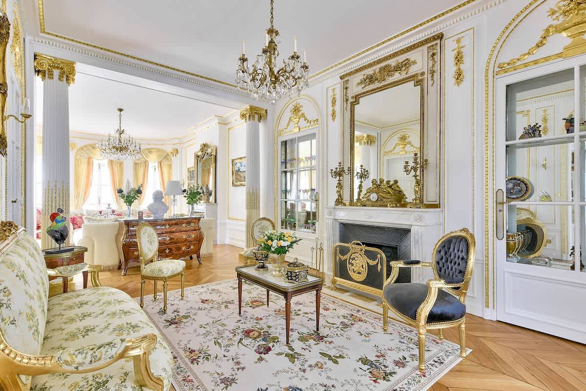Parisian Villa: City Views, 5 Bedrooms & Family-Friendly in Paris, Ile de France