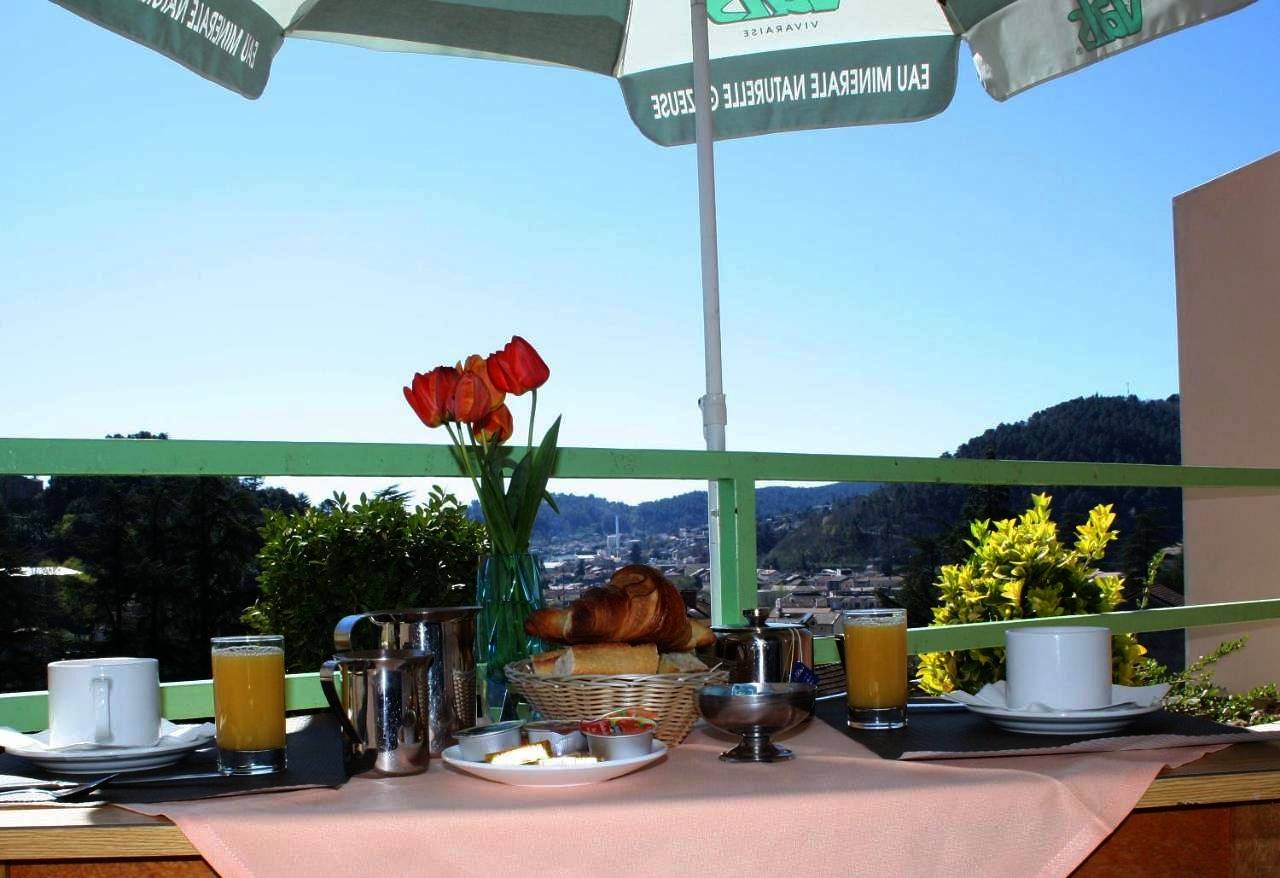 Superior Double Room with Terrace in Vals-les-Bains, Parc naturel régional des Monts d'Ardèche