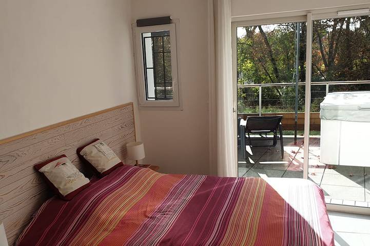 Gîte pour 8 personnes, avec balcon et jacuzzi, animaux acceptés à Boucau - 4