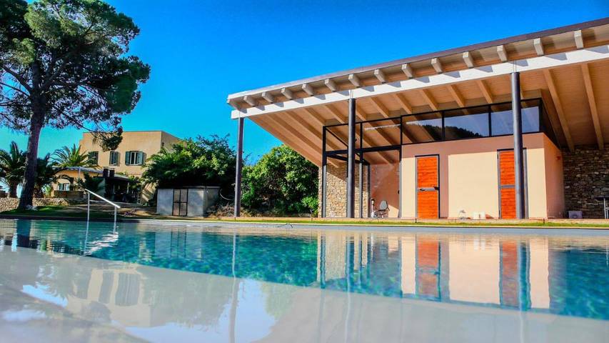 Gîte pour 2 personnes, avec jardin et terrasse ainsi que piscine et vue, animaux acceptés à Mazzarino