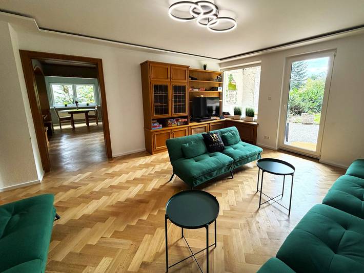 Ferienhaus für 30 Personen, mit Balkon und Garten in Enzklösterle