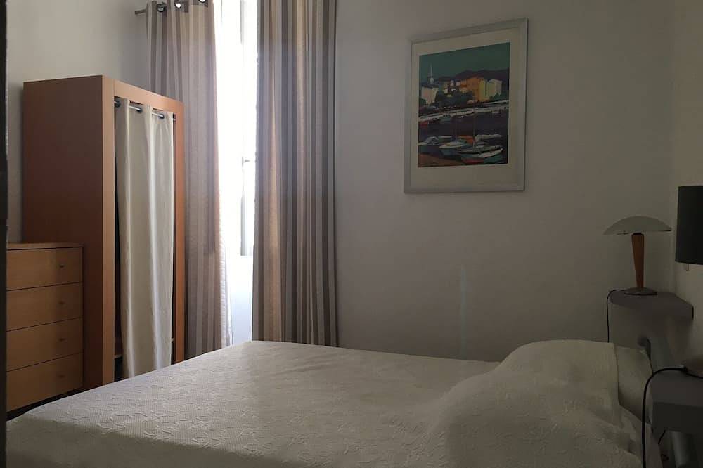 Apartamento entero, T3 Apartment in the heart of Saint Florent in Saint-Florent, Region de Calvi