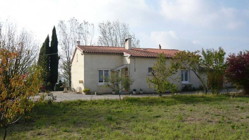Gîte pour 6 personnes, avec jardin à Mas-Saintes-Puelles