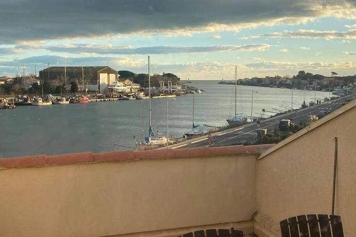 Gîte pour 4 personnes, avec jardin ainsi que balcon et vue dans la Tamarissière