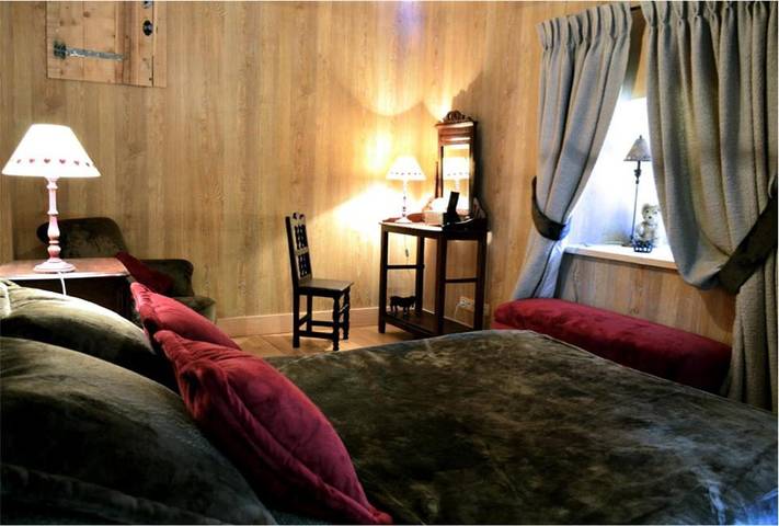 Maison d’hôte pour 2 personnes, avec vue et piscine ainsi que terrasse et jardin à Beausemblant - 4