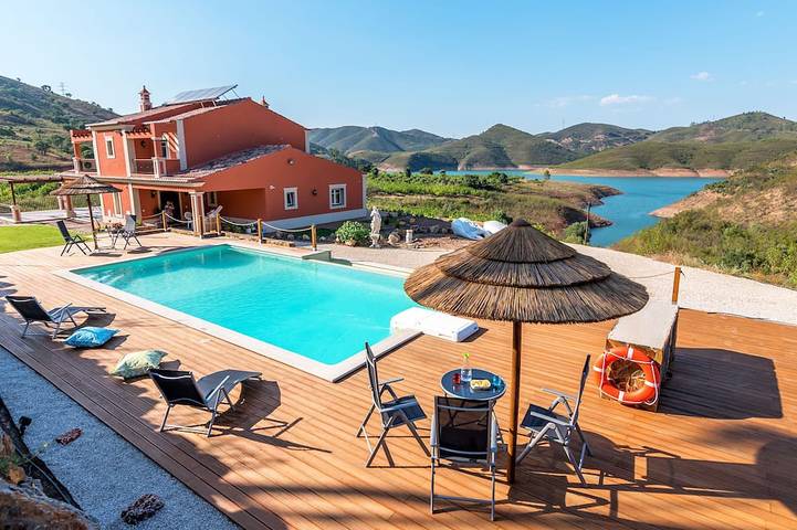 Ferienhaus für 12 Personen, mit Balkon und Whirlpool sowie Garten in Silves
