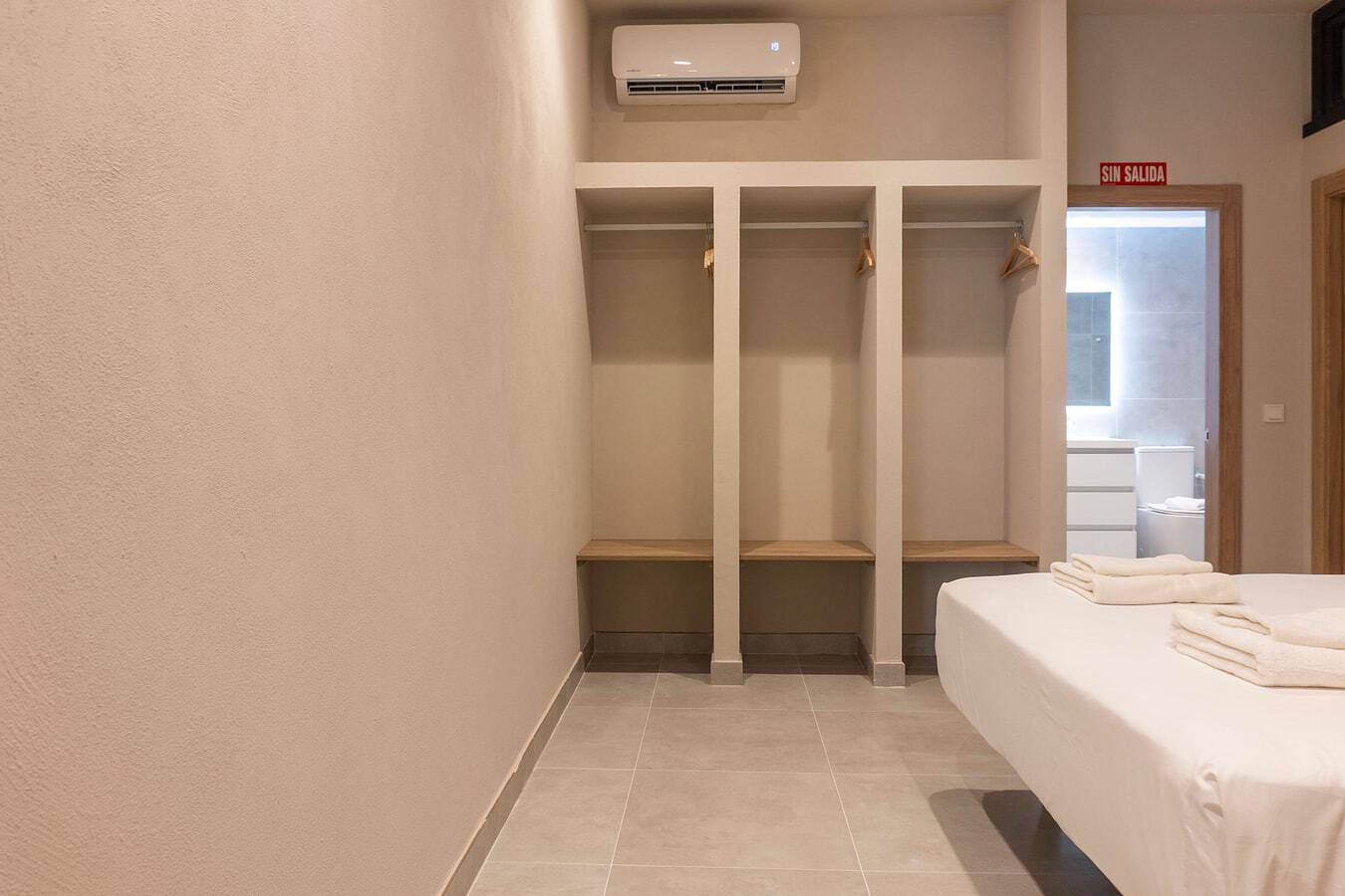 Entire studio, Vlc Host - Palau F in Valencia City Centre, Valencia