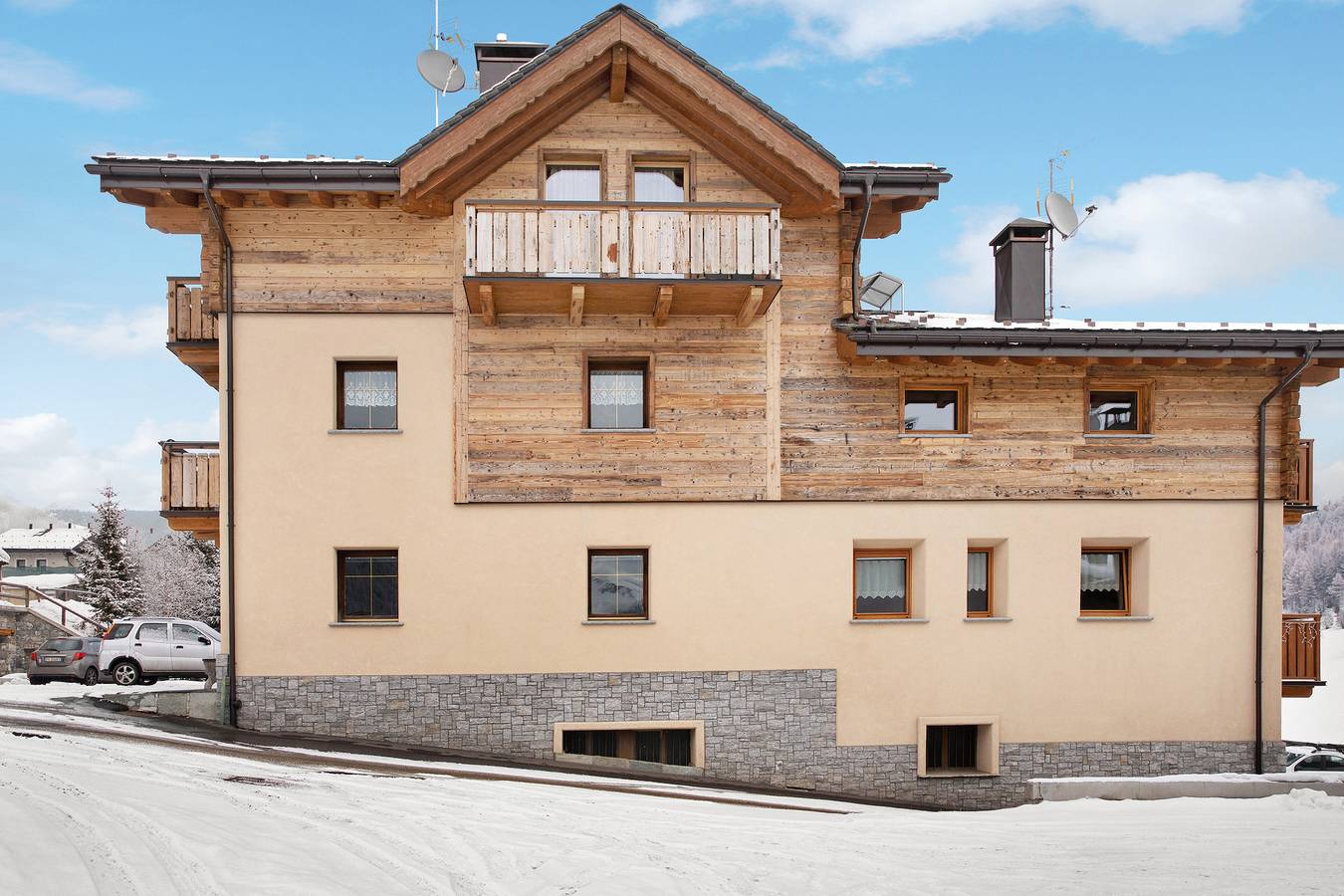 Apartamento entero, Apartamento "Casa Nicoletta estate" cerca de los remontes con vistas a las montañas in Livigno (Town), Livigno