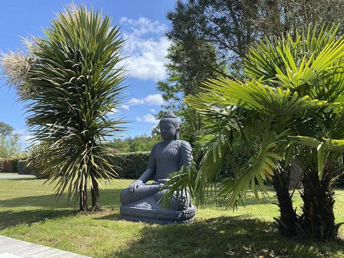 Location de vacances pour 6 personnes, avec vue ainsi que piscine et jardin à Le Temple - 2