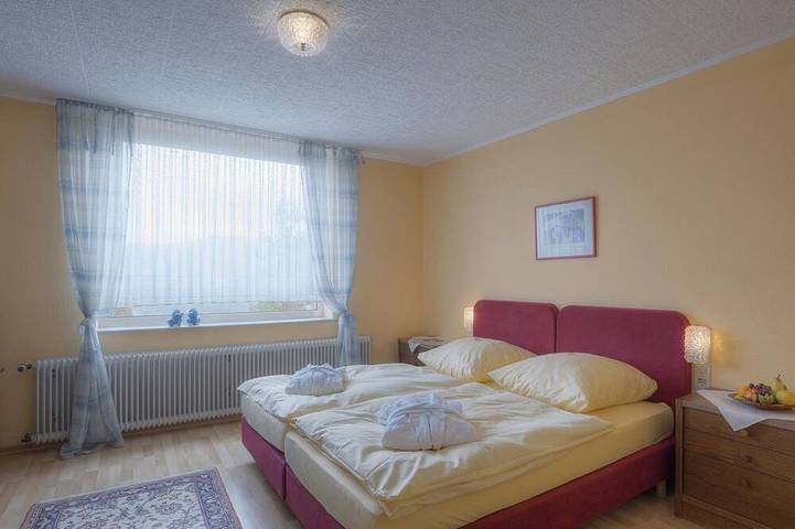 Location de vacances pour 6 personnes, avec piscine ainsi que jardin et sauna à Bollendorf - 4