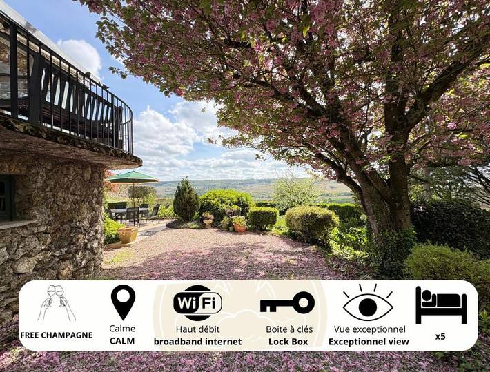 Location de vacances pour 8 personnes, avec Balcon et Terrasse ainsi que Jardin et Vue dans Venteuil
