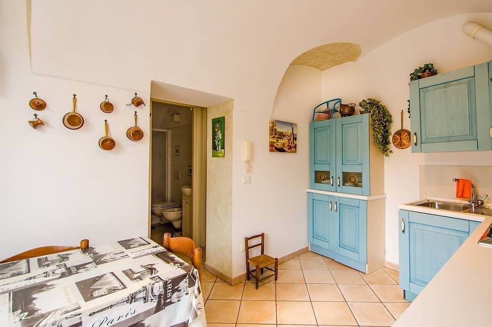 Entire apartment, Bellavista Love nest on one of the most beautiful ancient villages in Italy: Dolceacqua in Dolceacqua, Ligurian Alps