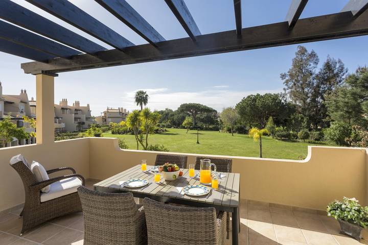 Apartment for 4 people, with view and balcony in Quinta do Lago