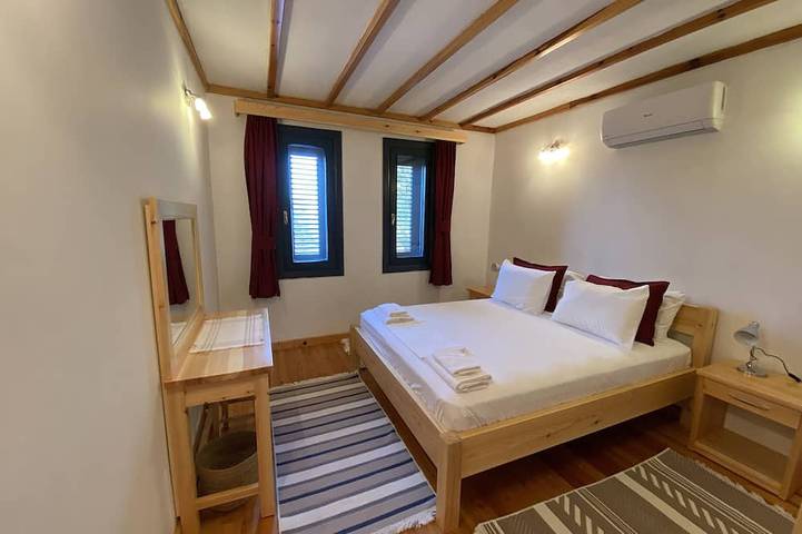 Lamin House with private pool in nature, Ephesus Holiday Rentals in Ephesos
