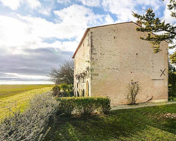 Location de vacances pour 6 personnes, avec jardin à Bouhet - 2