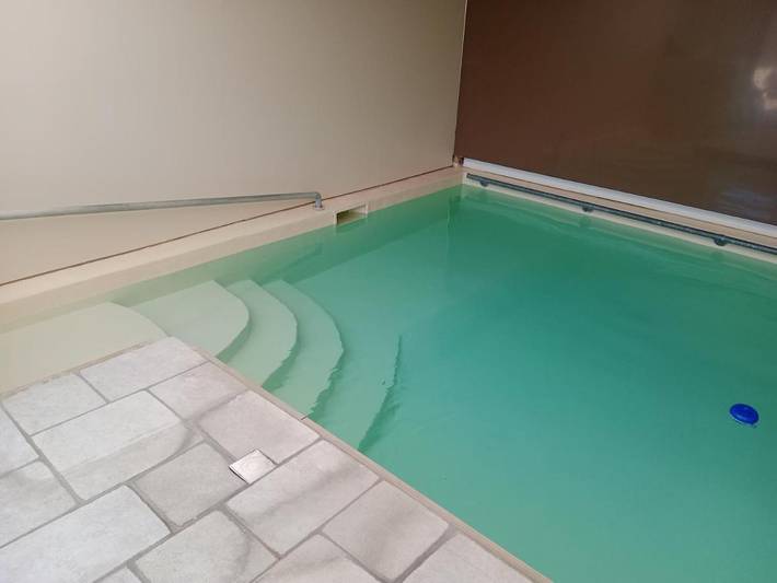 Location de vacances pour 12 personnes, avec Terrasse ainsi que Jardin et Piscine à Puyravault
