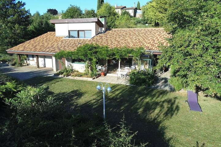 Location de vacances pour 12 personnes à Saint-Martin-d'Août