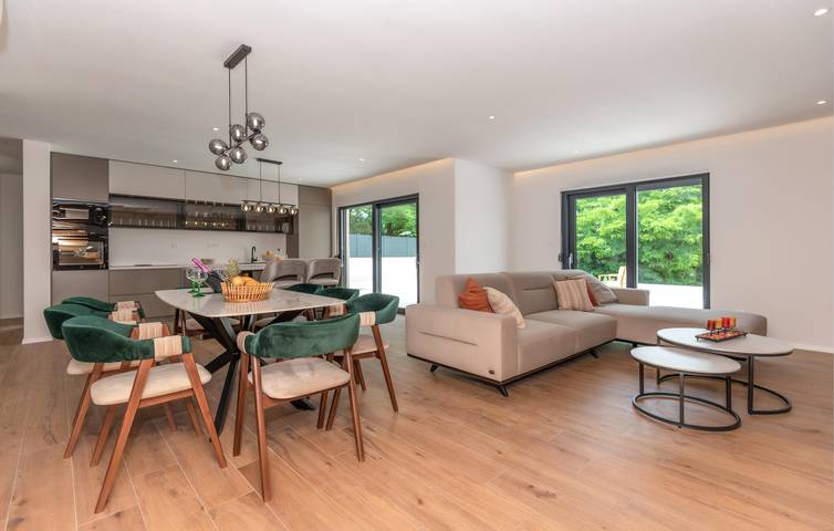Reizendes Apartment mit einem Schlafzimmer, Pool, Terrasse und WLAN in der Nähe des Flusses Matica in Imotski, Makarska Riviera