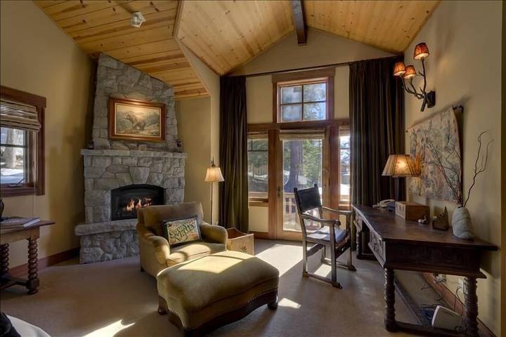 Vacation rental for 12 people, with balcony in Northern California