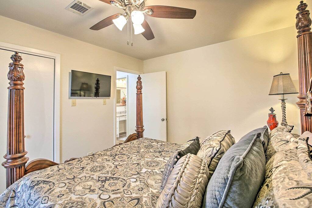 Ganze Wohnung, Boat Slip: Lake Hamilton Condo in Hot Springs! in Hot Springs, Ouachita National Forest