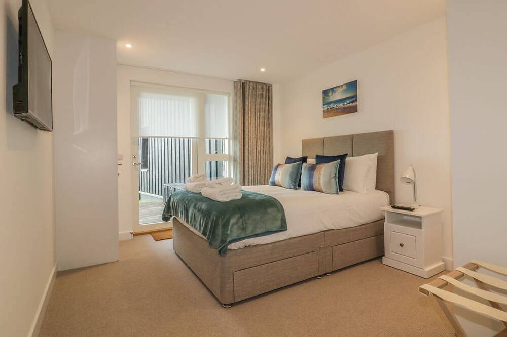 Entire apartment, Chapel Rock View: Coastal Gem in Perranporth, Cornwall