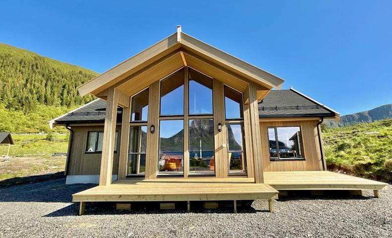 Chalet für 10 Personen, mit Garten und Ausblick sowie Seeblick auf den Lofoten - 2