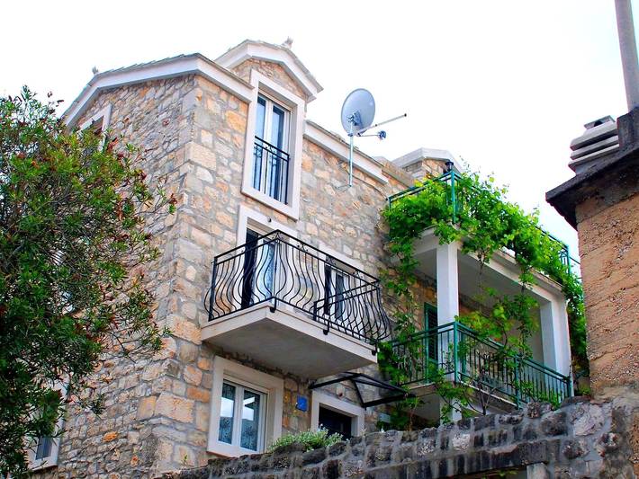 Ferienwohnung für 4 Personen, mit Terrasse, mit Haustier in Baska Voda - 2